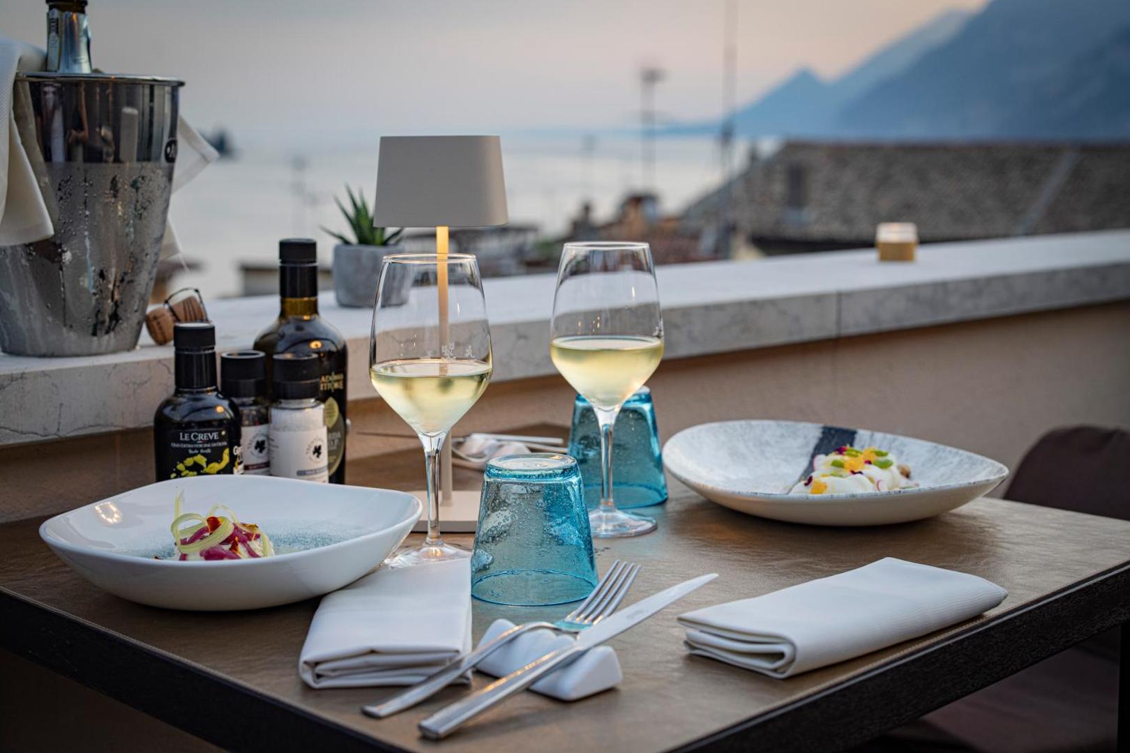 Hotel Lago Di Garda 5