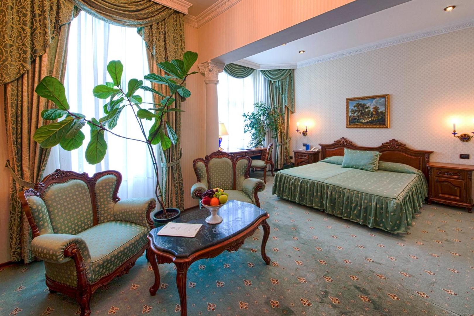 Grand Hotel London 3