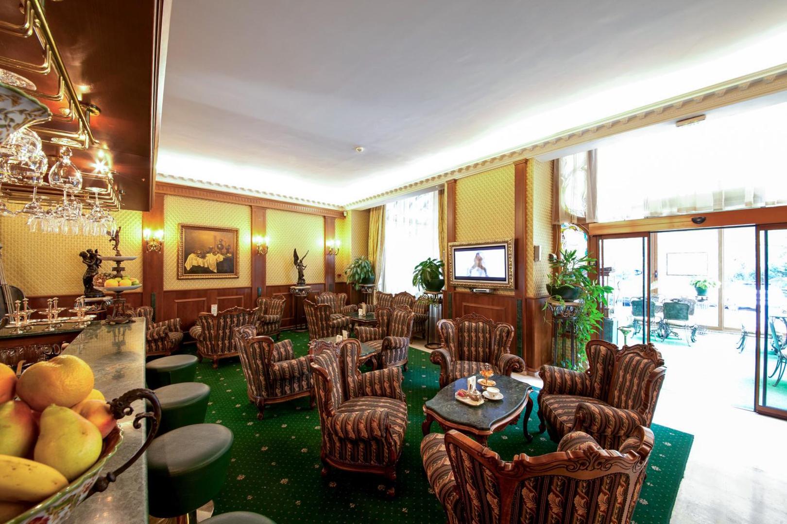 Grand Hotel London 6