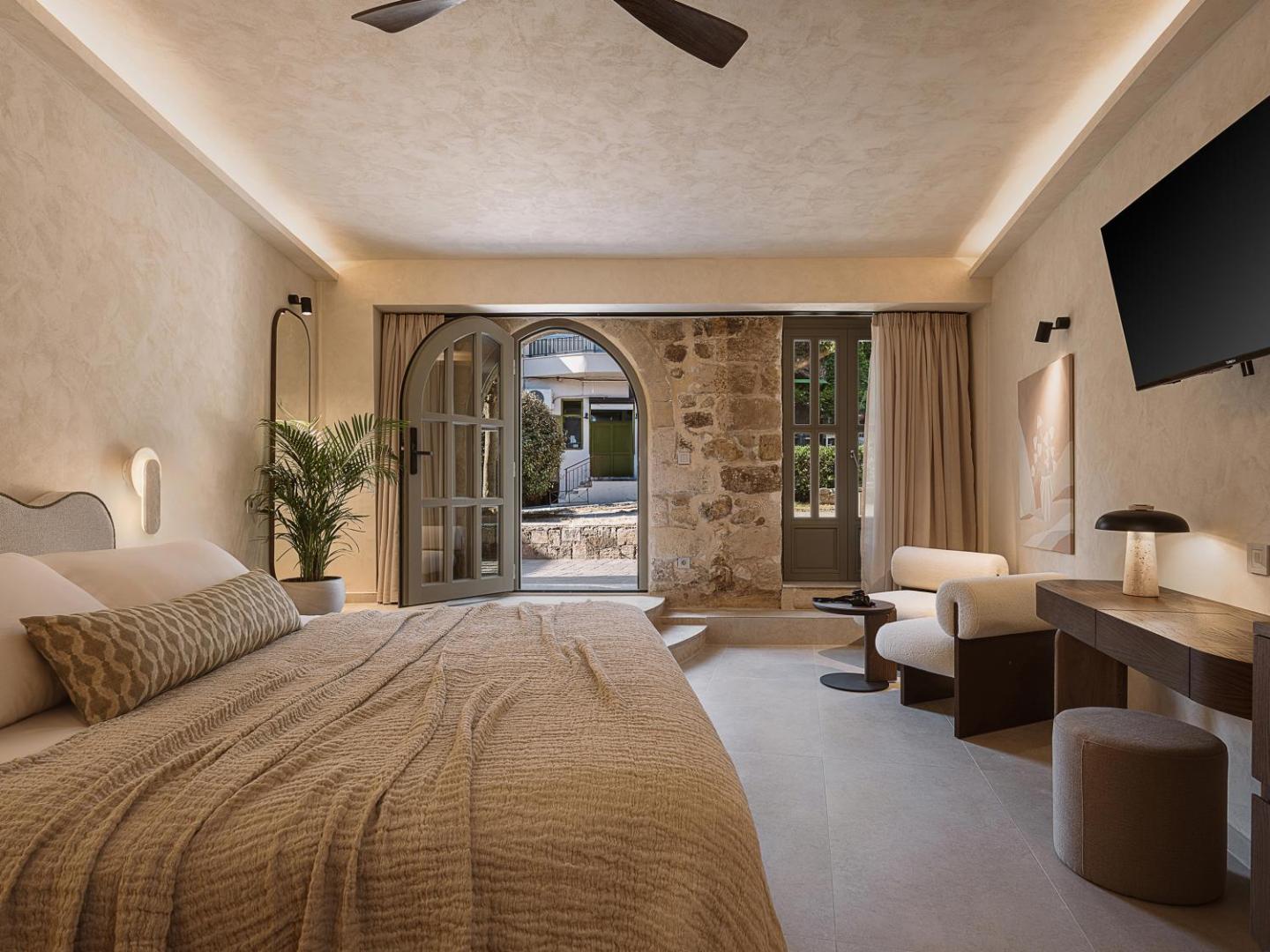 Eteon Living Suites 8