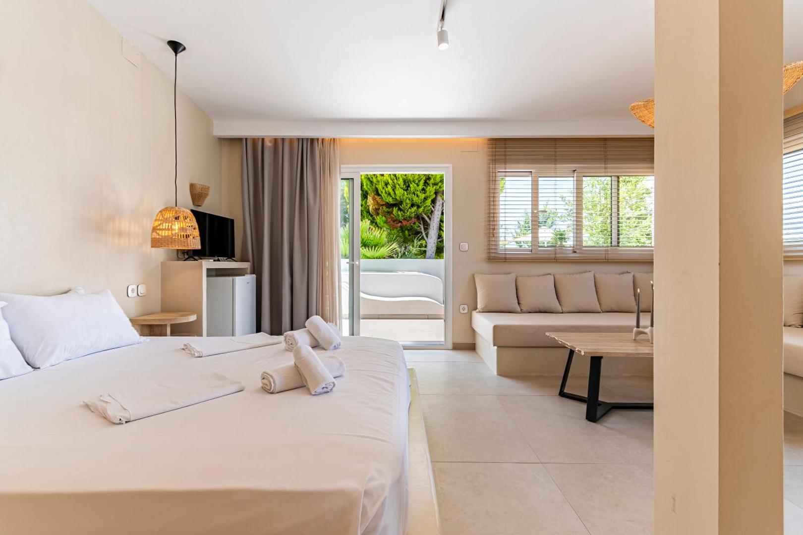 Haris Hotel by Diomedes Group 3