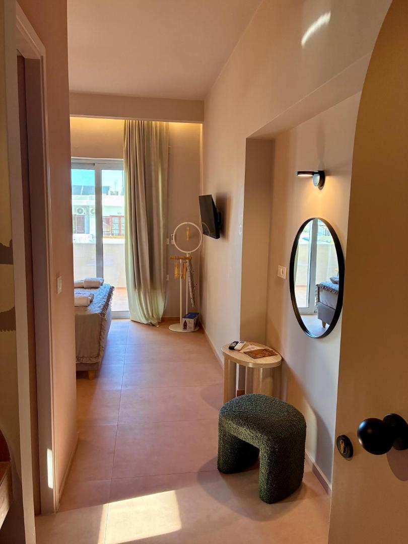 Tree of Life Art Hotel 7