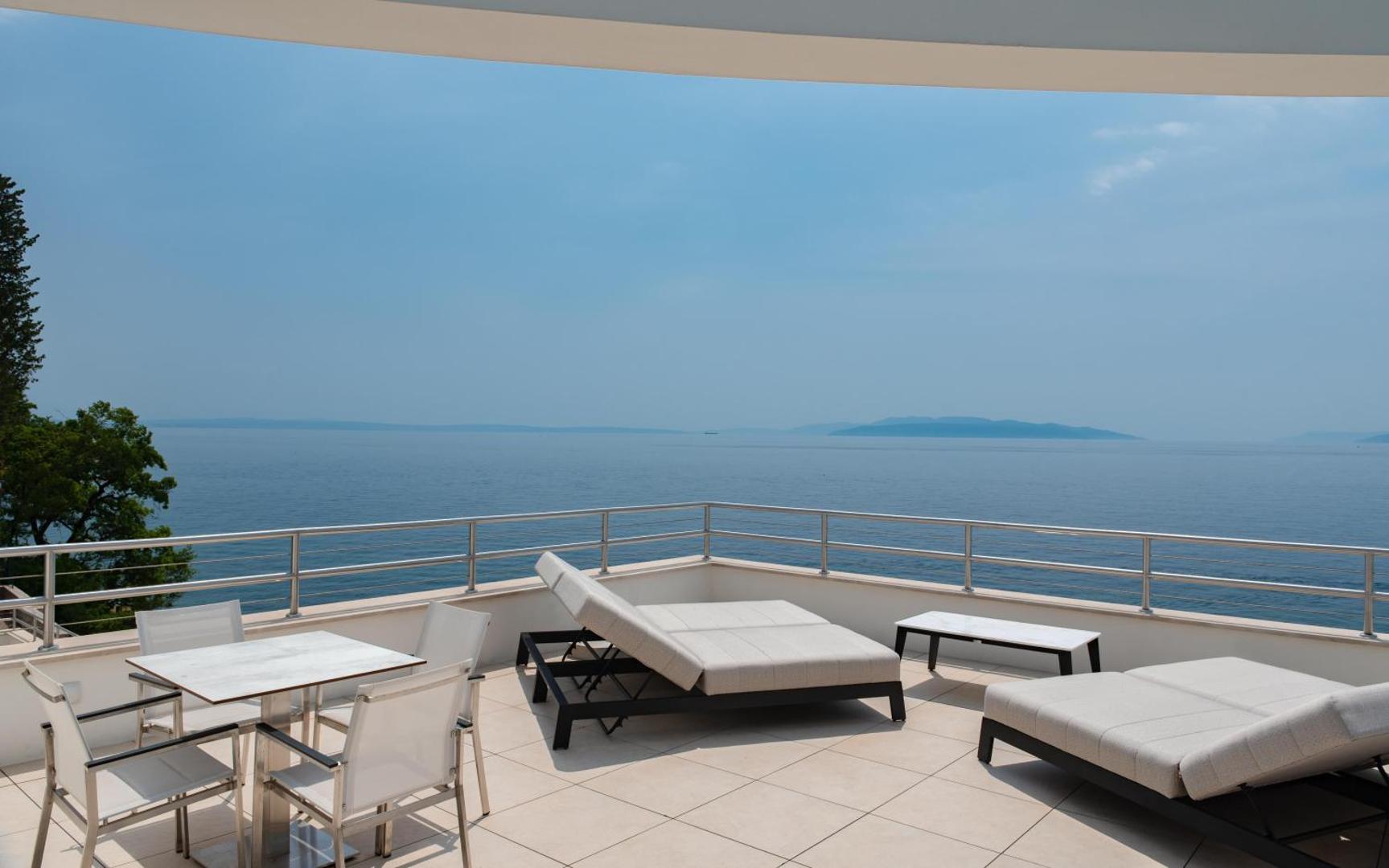 Hilton Rijeka Costabella Beach Resort And Spa 4