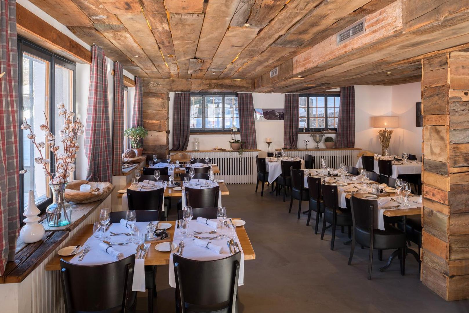 Hotel THE LARIX ski-in ski-out 5