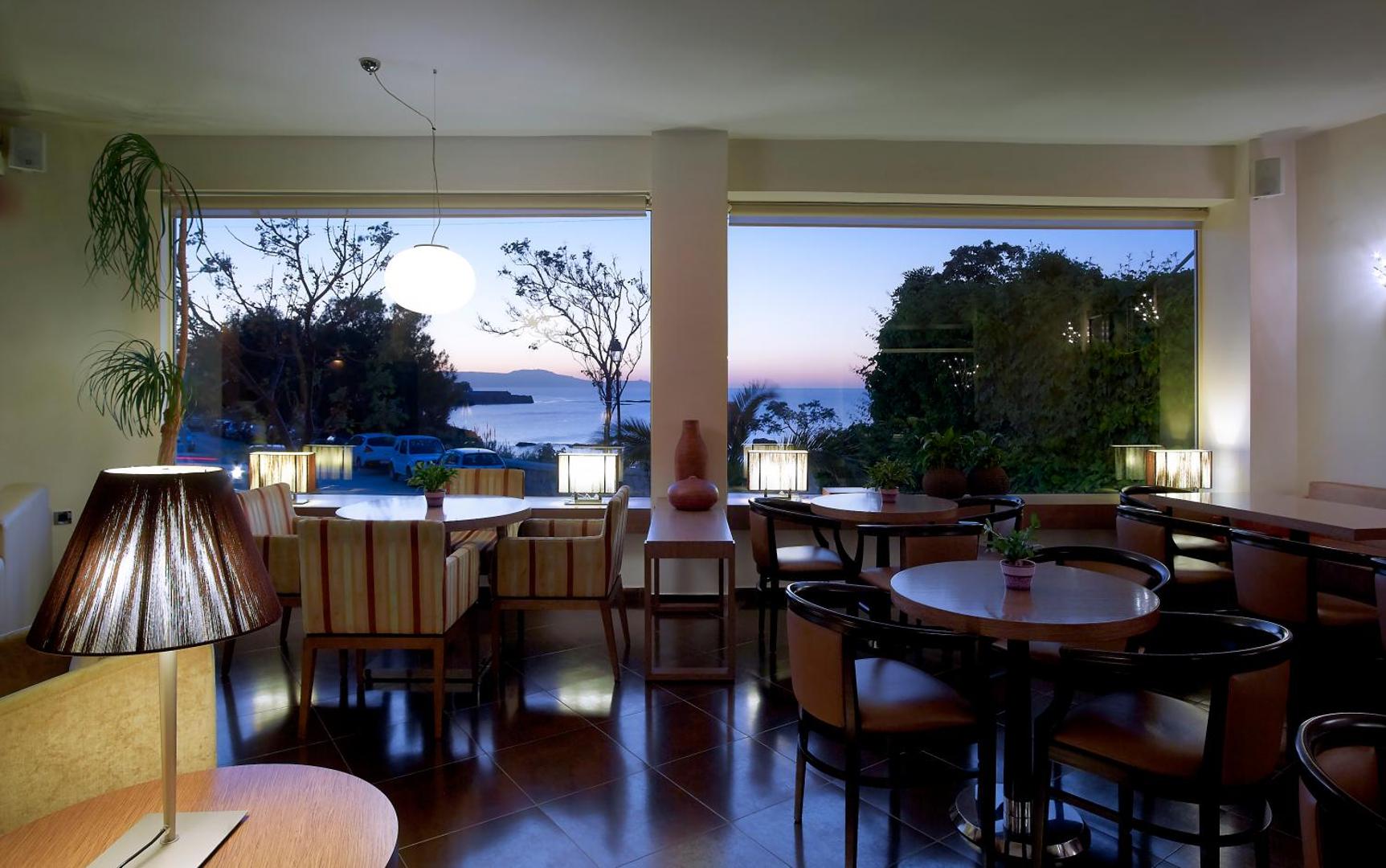 Irida Hotel 7