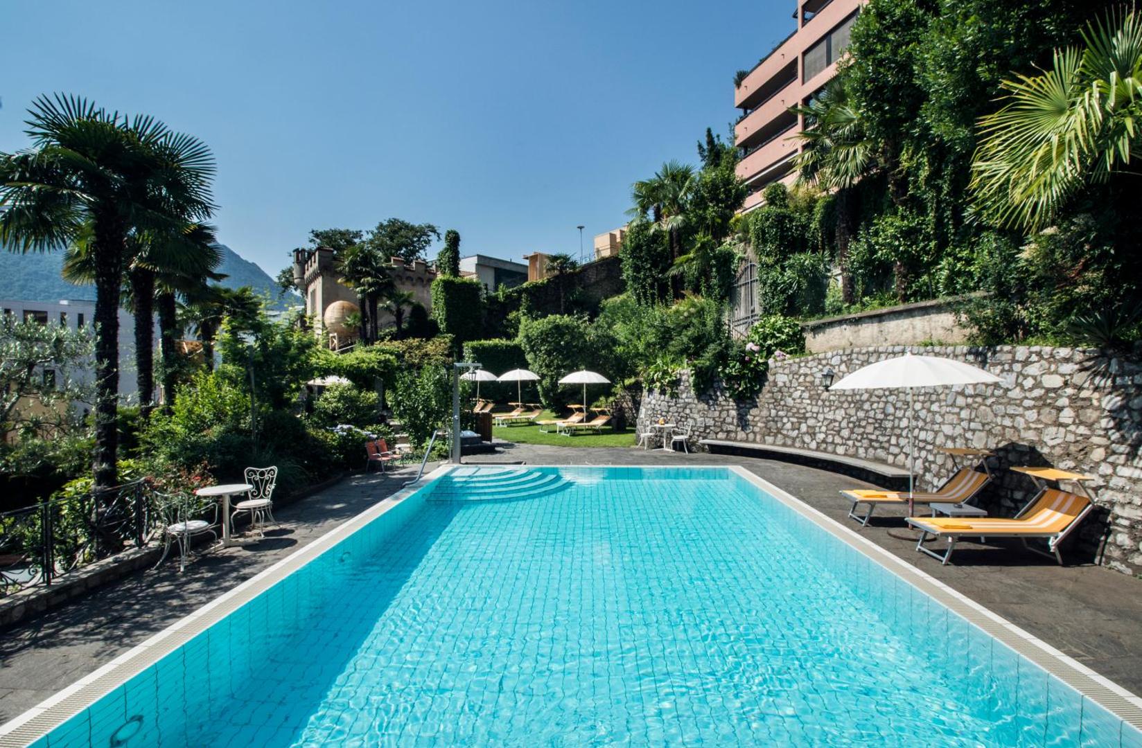 International au Lac Historic Lakeside Hotel 5