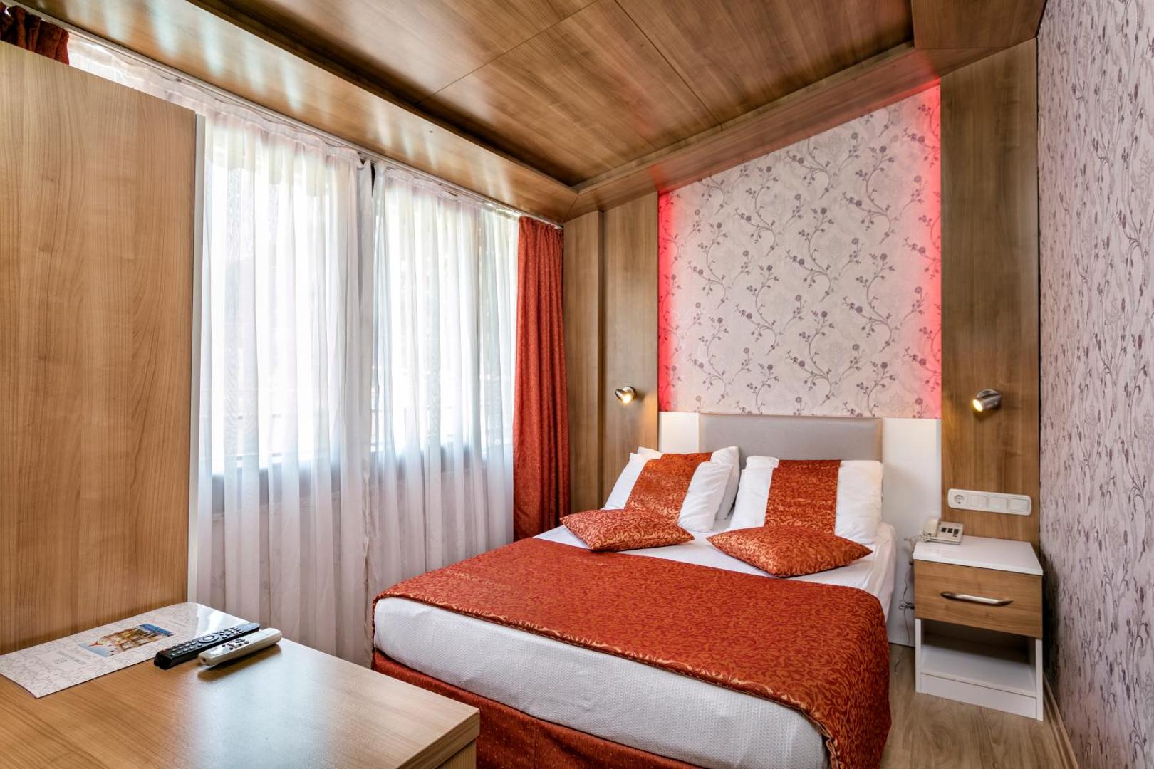 Aleria Belport Beach Hotel 3