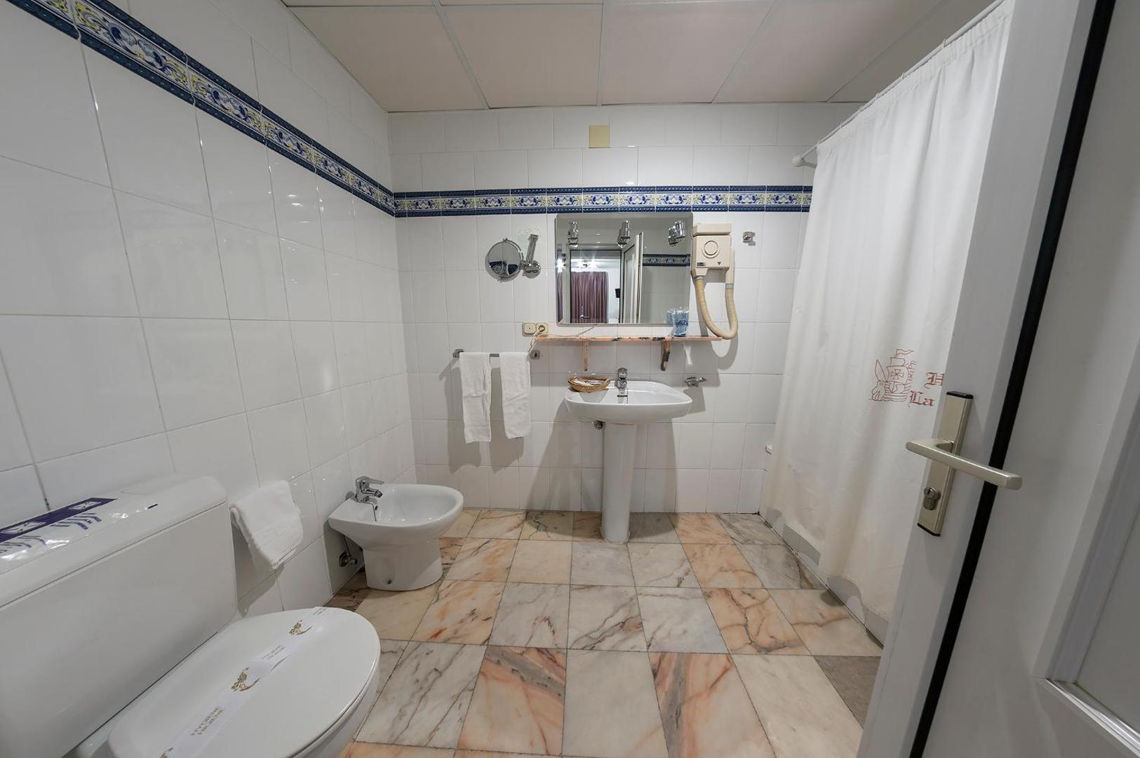 Hotel La Pinta 4