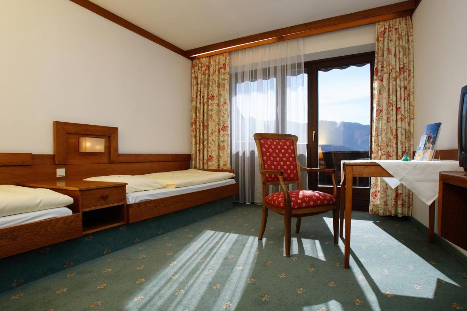 Hotel Post Karlon 3