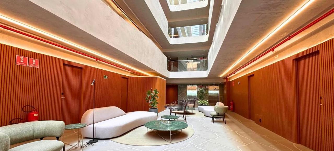 Setai Yacht Apart Hotel by lesuites