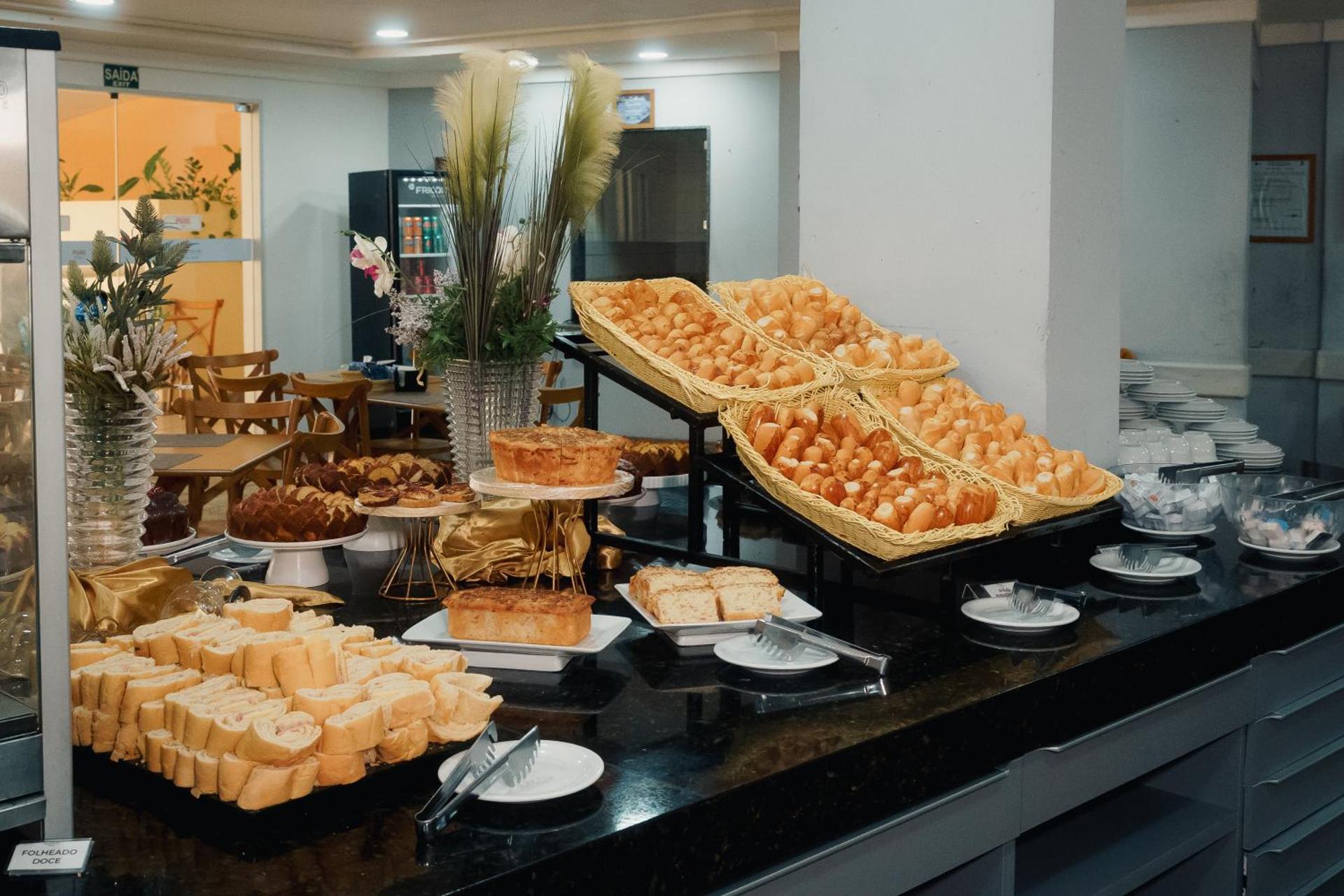 Comida no hotel ou em algum lugar perto