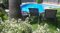 Bazén v ubytování Washingtonia Villa near Sitges nebo v jeho okolí