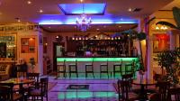 Hol lub bar w obiekcie Hotel Kosta Famissi