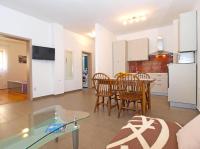 Kuchnia lub aneks kuchenny w obiekcie Apartments Mira 1293