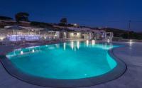 Bazén v ubytovaní Olea Bay Hotel alebo v jeho blízkosti