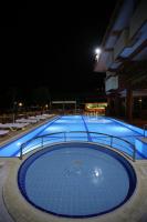 Bazén v ubytování Valeri Beach Hotel nebo v jeho okolí