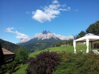 A general mountain view or a mountain view taken from a szállodákat
