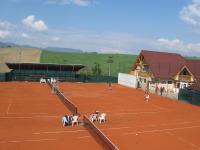 Tenis alebo squash v ubytovaní Penzión BREJK alebo jeho okolí