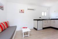 Kuchyňa alebo kuchynka v ubytovaní Bungalows Sa Sargantana