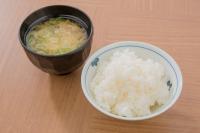 ホテルの敷地内または近くでの食事または食べ物