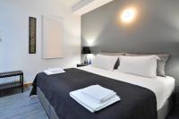 Postel nebo postele na pokoji v ubytování Plaka Elegant Apartment