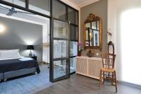 Postel nebo postele na pokoji v ubytování Plaka Elegant Apartment
