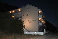 The building in which az apartmanhoteleket is located