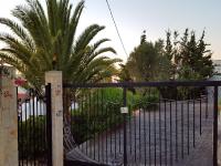 A garden outside Viestecasa