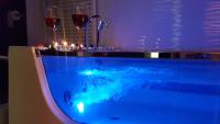 Nápoje v ubytování Studio-Apartment VAL - Luxury massage chair - Private SPA- Hot Tub, Infrared Sauna, , Parking with video surveillance, Entry with PIN 0 - 24h, FREE CANCELLATION 24 hours before Check In