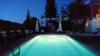 Bazén v ubytovaní Panorama Paros alebo v jeho blízkosti