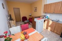 Kuchyňa alebo kuchynka v ubytovaní Apartments & Rooms Tea