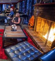 スタンソープにあるHigh Street Motor Innの暖炉