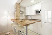 Kuchyň nebo kuchyňský kout v ubytování HI ROOM - Smart Apartments - AC