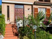 A garden outside Il Sestante