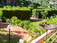 A garden outside Il Sestante