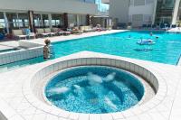 Basen w obiekcie Hotel Ascot & Spa lub w pobliżu