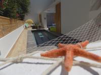 Bazén v ubytovaní Atlas Relax alebo v jeho blízkosti