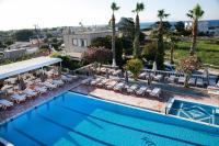 Bazén v ubytování Zeus Hotel nebo v jeho okolí
