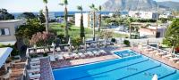 Bazén v ubytování Zeus Hotel nebo v jeho okolí