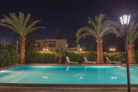 Bazén v ubytování Creta Aquamarine Hotel nebo v jeho okolí