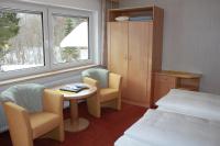 Łóżko lub łóżka w pokoju w obiekcie Hotel Garni Waldhof - Wohlfühlen am Lech