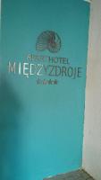 Certifikát, ocenenie alebo iný dokument vystavený v ubytovaní Holiday Home BALTIC z antresolą i balkonem przy plaży