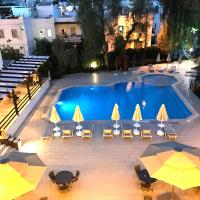 The swimming pool at or close to Hotel Atrium