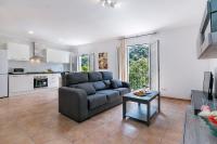 Kuchyň nebo kuchyňský kout v ubytování Town House Cas Decu