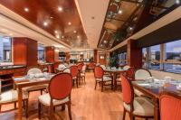 A restaurant or other place to eat at Eurostars Gran Hotel Santiago