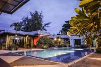 Bazén v ubytování Villa Navin Premiere Pool Villa nebo v jeho okolí