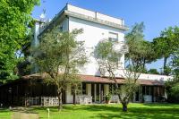 Vonkajšia záhrada v ubytovaní Hotel La Bussola