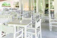 Reštaurácia alebo iné gastronomické zariadenie v ubytovaní Hotel La Bussola