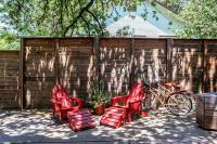 Ein Garten an der Unterkunft Tiny House