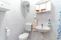 Kúpeľňa v ubytovaní Apartments Nives Suhi Potok